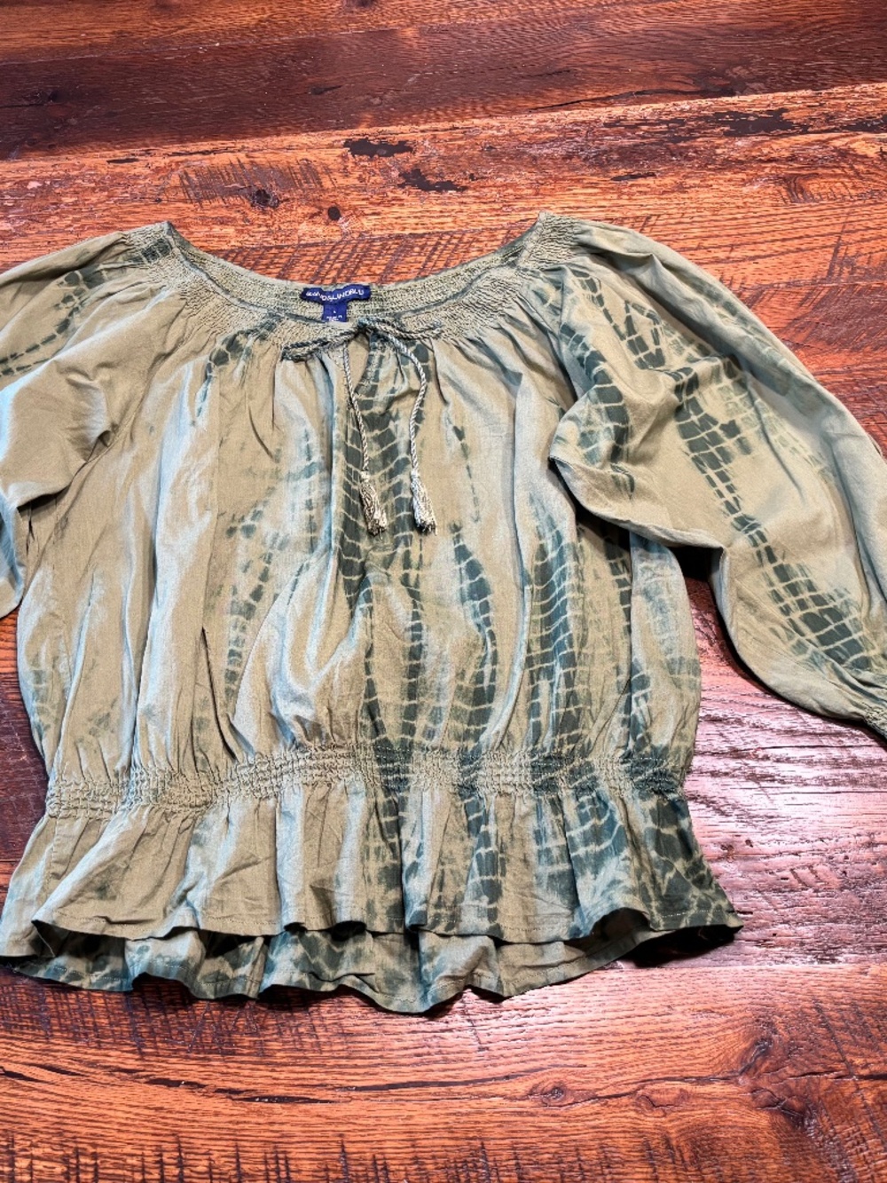 Green Tie-dye Blouse Size Large Like new - measurements in photos